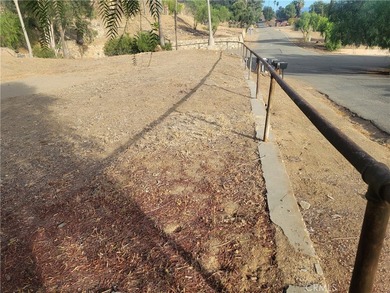 LOCATION ! ! ! Commercial corner lot with lake view. Easy access - photo 4