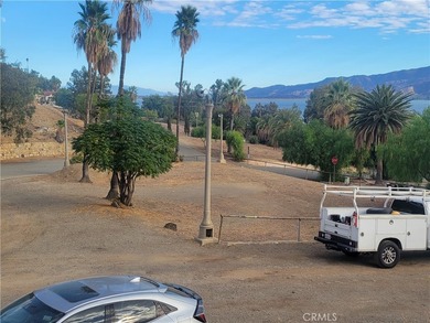 LOCATION ! ! ! Commercial corner lot with lake view. Easy access - photo 5