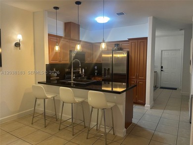 ENJOY THE CONFORT OF A SPACIOUS 4 BED WITH 3 FULL BATH TOWNHOUSE - photo 8
