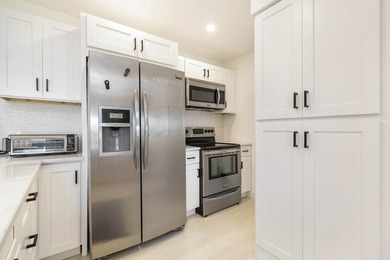 Beautifully renovated 2-bedroom, 2-bathroom condo offering 1,064 - photo 6