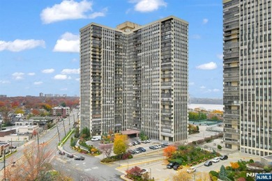 Hudson River Condo For Sale in Cliffside Park New Jersey