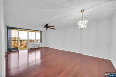 *LUXURY 16TH-FLOOR CONDO* Perched high on the 16th floor of one