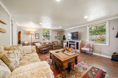 Lake Living Made Easy! Conveniently located just minutes from - photo 11