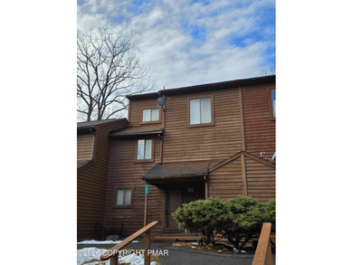 Mill Pond Townhome/Townhouse For Sale in Bushkill Pennsylvania