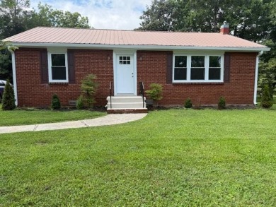 (private lake, pond, creek) Home For Sale in Mcminnville Tennessee