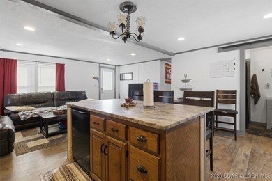 Welcome to this beautifully remodeled 3 bedroom, 2 bathroom - photo 12