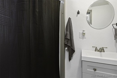 Welcome to this beautifully remodeled 3 bedroom, 2 bathroom - photo 22