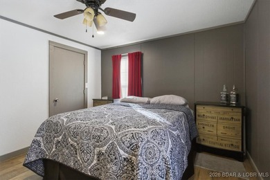Welcome to this beautifully remodeled 3 bedroom, 2 bathroom - photo 27