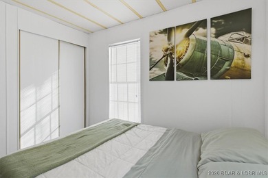Welcome to this beautifully remodeled 3 bedroom, 2 bathroom - photo 29