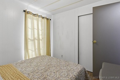Welcome to this beautifully remodeled 3 bedroom, 2 bathroom - photo 31