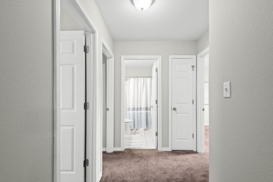 Welcome home to the winning combination of warmth, style, and - photo 31