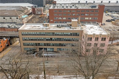 This versatile 40,000 square foot Office/Flex building offers a - photo 1