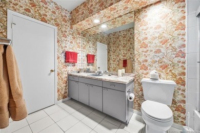 A truly exceptional offering within a secure gated enclave - photo 34