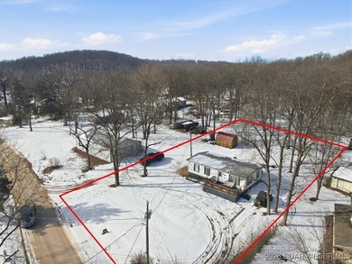 Welcome to this beautifully remodeled 3 bedroom, 2 bathroom - photo 35