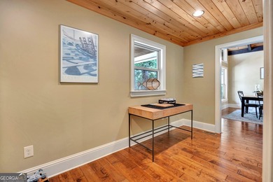 4Bedroom Lakefront Home with rustic charm & modern finishes. - photo 37