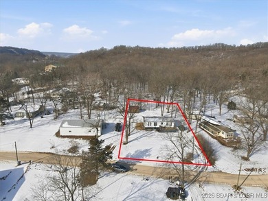 Welcome to this beautifully remodeled 3 bedroom, 2 bathroom - photo 42