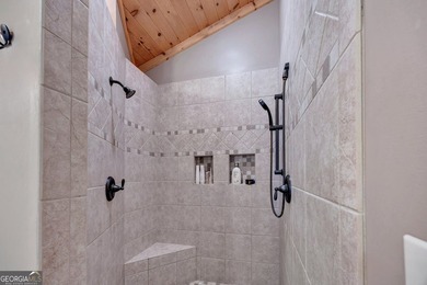 4Bedroom Lakefront Home with rustic charm & modern finishes. - photo 42