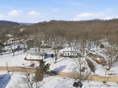 Welcome to this beautifully remodeled 3 bedroom, 2 bathroom - photo 43