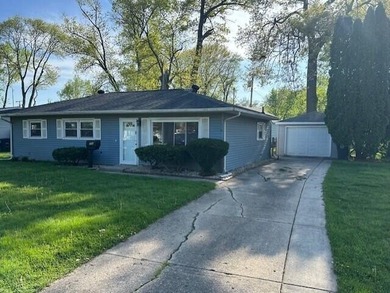 Completely remodeled 4-bedroom, 1.5-bath home located in a - photo 1