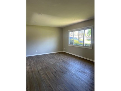 Completely remodeled 4-bedroom, 1.5-bath home located in a - photo 4