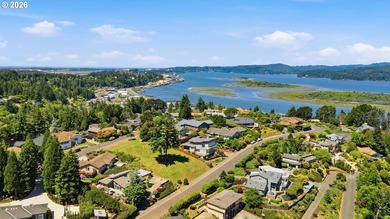 Perched atop the desirable Telegraph Hill in Coos Bay, this - photo 15