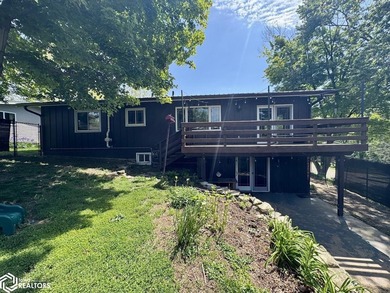 Welcome home to this well-maintained split foyer situated on a - photo 5
