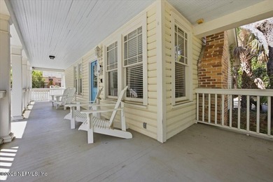 Charming historic 4BR/3BA home surrounded by Spanish moss-draped - photo 4