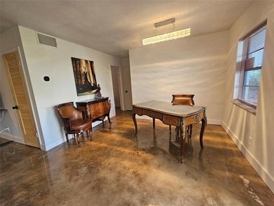 Beautifully remodeled ground-floor Boca Raton condo updated in - photo 8