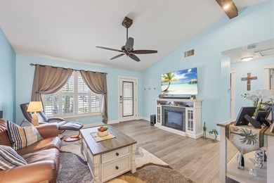 Welcome to 128 Banyan Circle, a meticulously maintained - photo 4