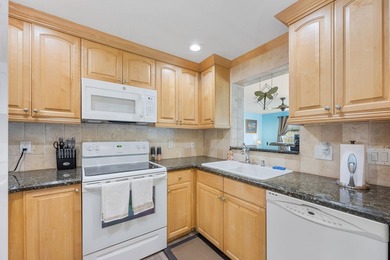 Welcome to 128 Banyan Circle, a meticulously maintained - photo 8