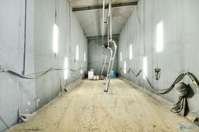 15,332+/- sq ft industrial warehouse situated on 5.49+/- level - photo 14