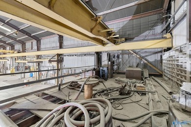 15,332+/- sq ft industrial warehouse situated on 5.49+/- level - photo 16