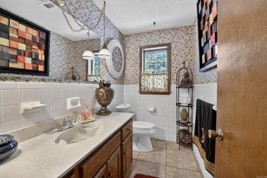 Spacious 5 bedroom, 3 full + 2 half bath home with 4,036 sq ft - photo 17