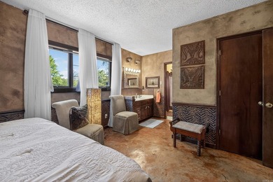 Spacious 5 bedroom, 3 full + 2 half bath home with 4,036 sq ft - photo 22