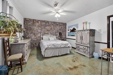 Spacious 5 bedroom, 3 full + 2 half bath home with 4,036 sq ft - photo 24