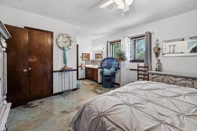 Spacious 5 bedroom, 3 full + 2 half bath home with 4,036 sq ft - photo 25