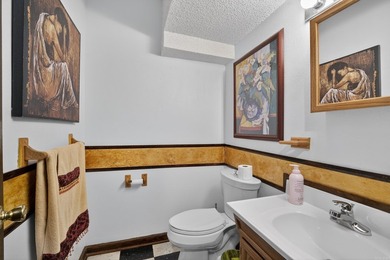 Spacious 5 bedroom, 3 full + 2 half bath home with 4,036 sq ft - photo 26