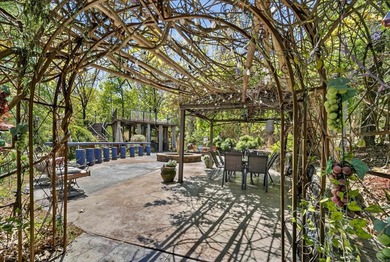Spacious 5 bedroom, 3 full + 2 half bath home with 4,036 sq ft - photo 30