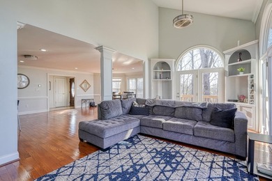 Welcome to this beautifully maintained lakefront residence - photo 4