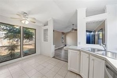 Close to LAKE ALLATOONA!! Tucked away on a beautiful private lot - photo 5