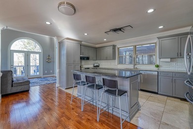 Welcome to this beautifully maintained lakefront residence - photo 6