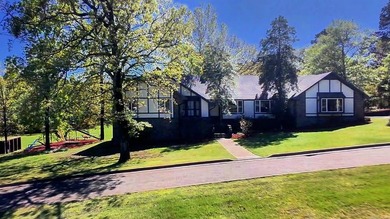 Spacious 5 bedroom, 3 full + 2 half bath home with 4,036 sq ft - photo 38
