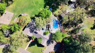 Spacious 5 bedroom, 3 full + 2 half bath home with 4,036 sq ft - photo 44