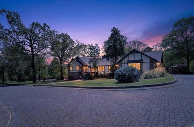 Spacious 5 bedroom, 3 full + 2 half bath home with 4,036 sq ft - photo 47
