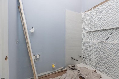 New oceanfront construction featuring 5 bedrooms and 5.5 baths - photo 11