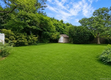 **Desirable Hamlet of Sayville!** Welcome to this beautifully - photo 21