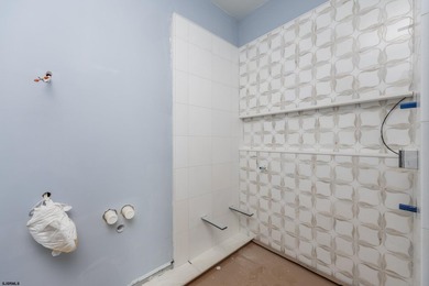 New oceanfront construction featuring 5 bedrooms and 5.5 baths - photo 21