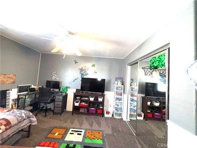 Rarely available, this spacious SEVEN-bedroom, 3-bathroom - photo 28