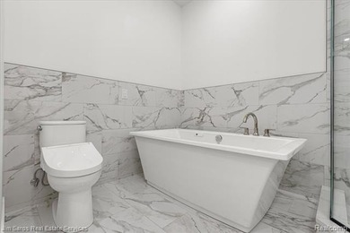 Luxury new construction waterfront homes offering single level - photo 28