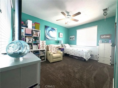 Rarely available, this spacious SEVEN-bedroom, 3-bathroom - photo 32